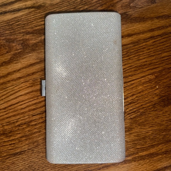 Handbags - Chic Silver Glitter Clutch